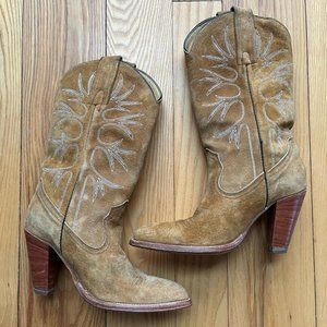 FRYE boot heeled Vintage SIZE 5, 6, 7 AA tan suede embroidered cowgirl